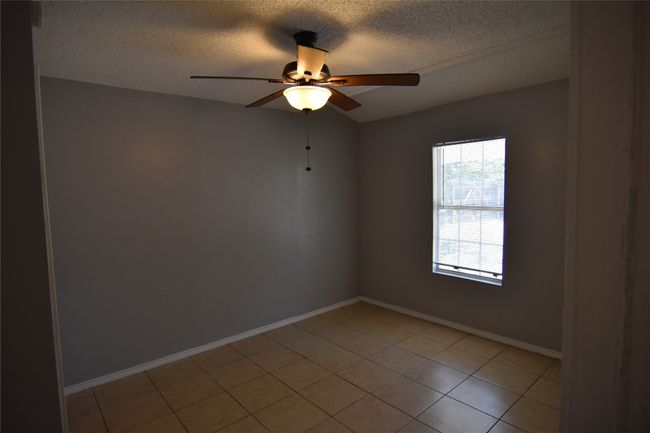 2913 E 51 St St, Home with 3 bedrooms, 1 bathrooms and null parking in Austin TX | Image 6