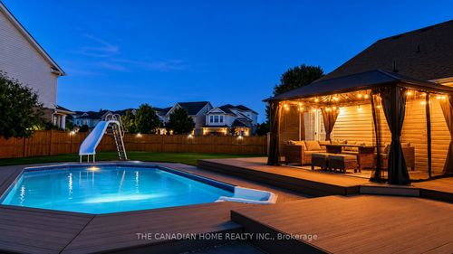 339 Kerwood Dr, Cambridge, ON, N3C4M2 | Card Image