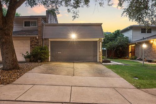 5714 Innsbruck St, Bellaire, TX, 77401-3110 | Card Image