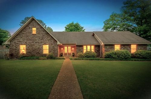1551 Cordova Rd, Germantown, TN, 38138-1716 | Card Image