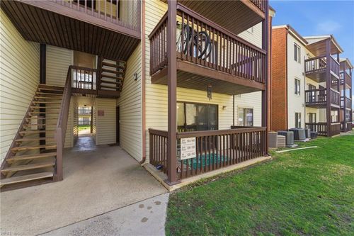 130 Wells Ct, Hampton, VA, 23666-6235 | Card Image