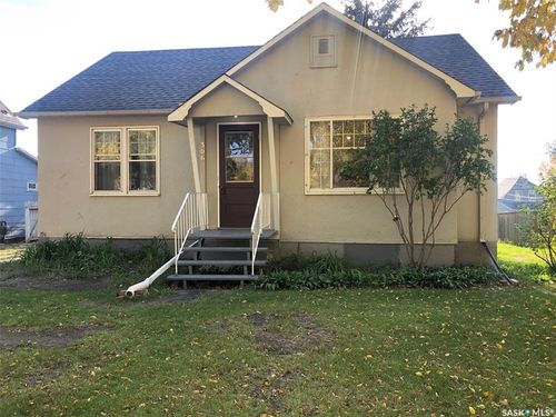 306 Cotter St, Kamsack, SK, S0A | Card Image