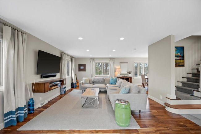 2521 W Wending Drive, House other with 4 bedrooms, 2 bathrooms and null parking in Glendale WI | Image 5