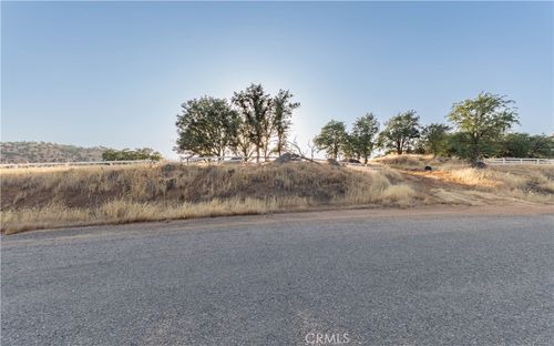 16295 Wrangler Drive, Springville, CA, 93265 | Card Image