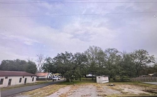 537 Highway 19, Slaughter, LA, 70777-3524 | Card Image