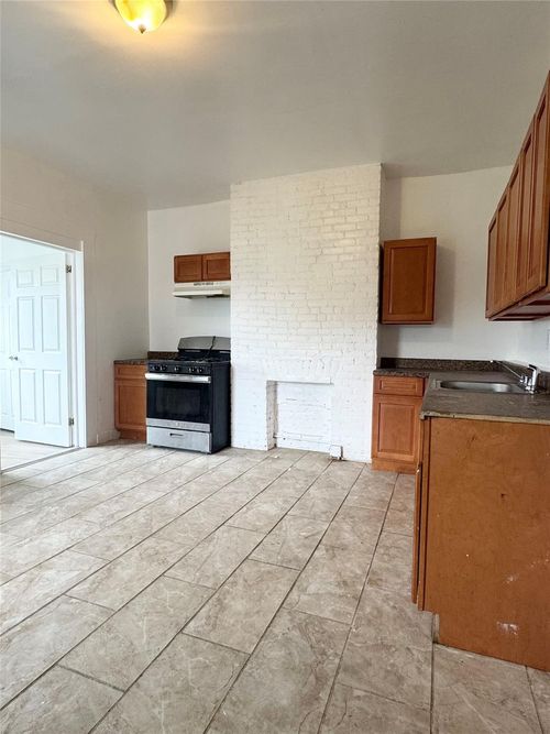 2-245 Warburton Ave, Yonkers, NY, 10701-2222 | Card Image