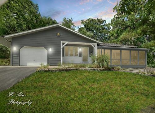 224 Hickory Rd, Oakwood Hills, IL, 60013-1110 | Card Image