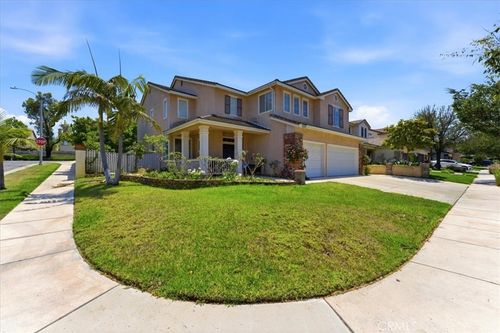 960 Riverview Cir, Corona, CA, 92881-8695 | Card Image