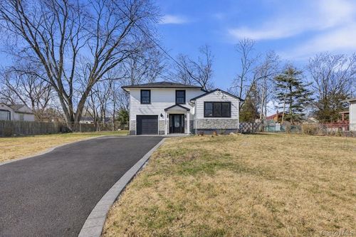 149 Delaware Ave, Bay Shore, NY, 11706-3212 | Card Image