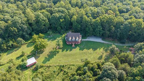 327 Rodeo Ln, Dillwyn, VA, 23936-3117 | Card Image