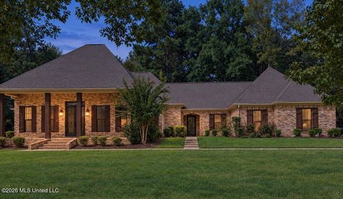 166 Stratford Dr, Brandon, MS, 39042-8642 | Card Image