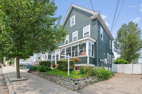 33 Bennett St, Everett, MA, 02149-1518 | Card Image