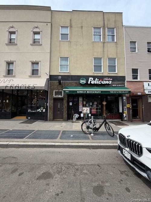 941 Manhattan Avenue, New York, NY, 11222 | Card Image