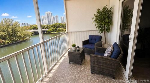 514-300 Diplomat Pkwy, Hallandale Beach, FL, 33009-8729 | Card Image