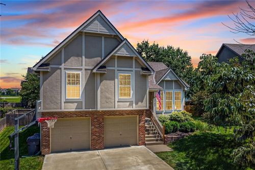 12147 S Monroe St, Olathe, KS, 66061-5673 | Card Image