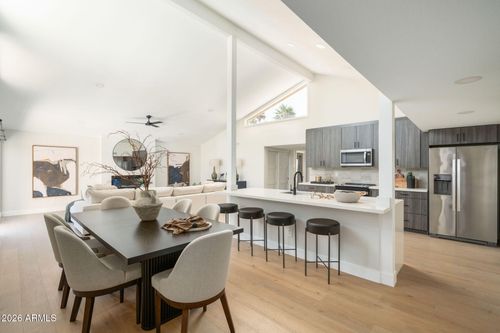 7962 E San Miguel Ave, Scottsdale, AZ, 85250-6518 | Card Image