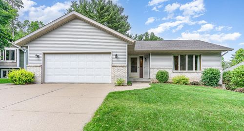739 Hallstrom Dr, Red Wing, MN, 55066-3840 | Card Image