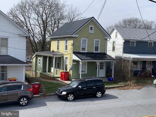 106 Middle Spring Ave, SHIPPENSBURG, PA, 17257-8136 | Card Image