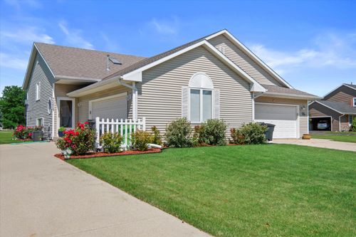 1948395 Summeridge Ct, Muskego, WI, 53150-8165 | Card Image