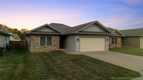 2211 Woodland Dr, Jeffersonville, IN, 47130-6464 | Card Image