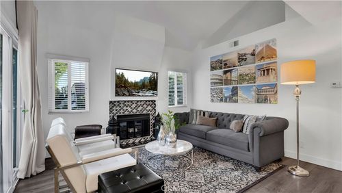 125 Briarglen, Irvine, CA, 92614-7544 | Card Image