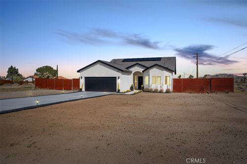 3893 La Habra, Yucca Valley, CA, 92284 | Card Image