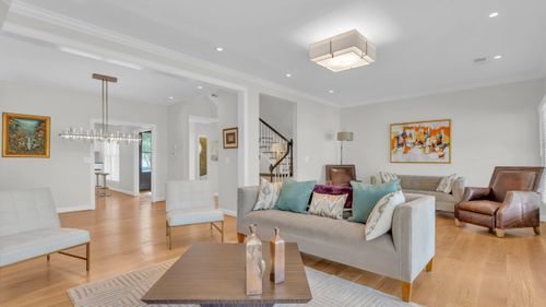 1091 Constitution Dr, Chattanooga, TN, 37405-4246 | Card Image