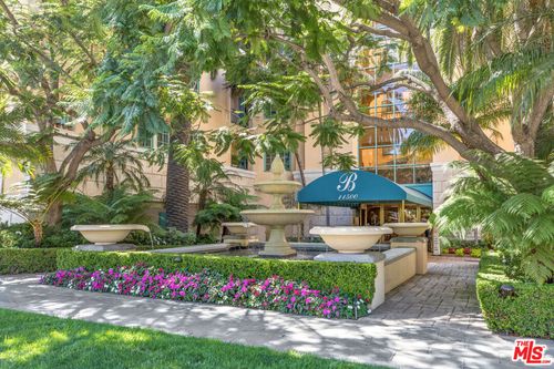 223-11500 San Vicente Blvd, Los Angeles, CA, 90049-6222 | Card Image