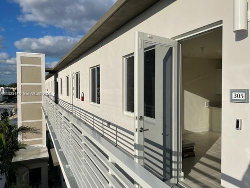apt-305-6453 Nw 102nd Path, Doral, FL, 33178-4705 | Card Image