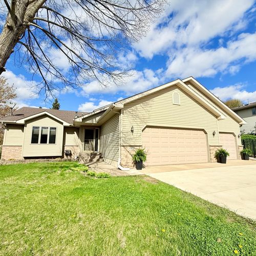 1978 Neal St, Red Wing, MN, 55066-4205 | Card Image