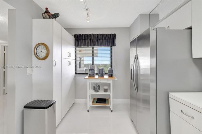 APT-908 - 2334 S Cypress Bend Dr, Condo with 3 bedrooms, 2 bathrooms and null parking in Pompano Beach FL | Image 12