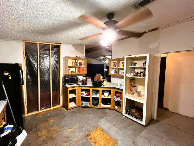 5489 Sam Houston Dr, House other with 4 bedrooms, 2 bathrooms and null parking in Log Cabin TX | Image 10