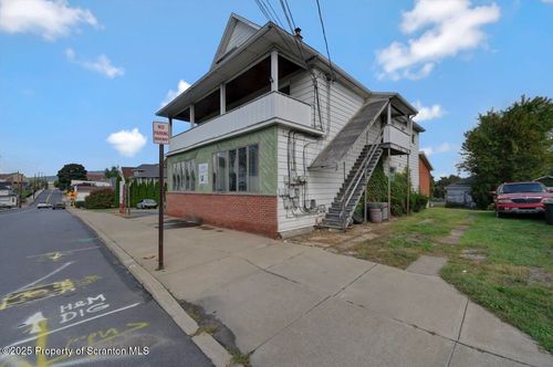 621 Sanderson St, Throop, PA, 18512 | Card Image