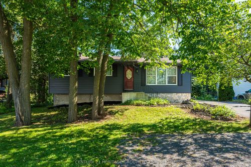 925 Woodbine Rd, Kingston, ON, K7P2X4 | Card Image