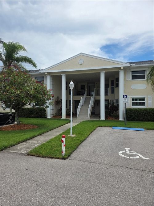 104-675 W Lake Jasmine Cir, Vero Beach, FL, 32962-5751 | Card Image