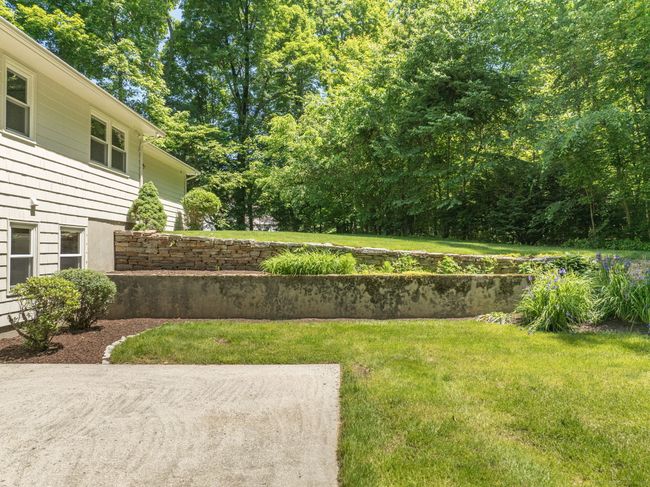 24 Sky Ridge Drive, House other with 3 bedrooms, 3 bathrooms and 8 parking in Somers CT | Image 37