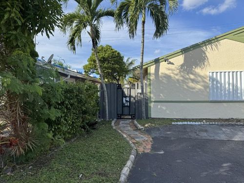 7165 Sw 11th Ct, North Lauderdale, FL, 33068-3642 | Card Image