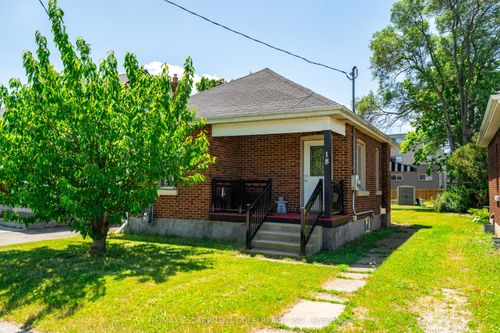 18 Eastbourne St, Brantford, ON, N3R2A4 | Card Image