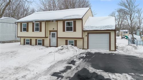 8471 Button Road, Cicero, NY, 13039 | Card Image