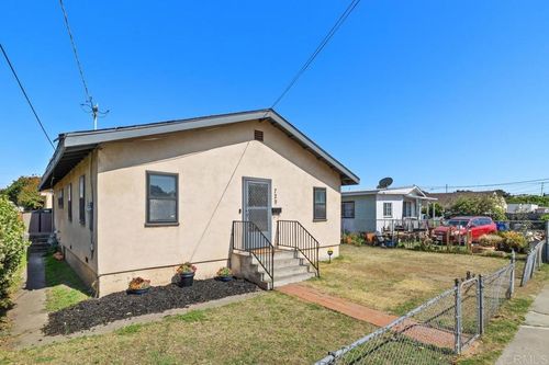 729 S 33rd Street, San Diego, CA, 92113 | Card Image