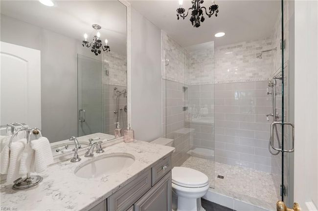 (2nd) En suite Guest Bathroom | Image 35