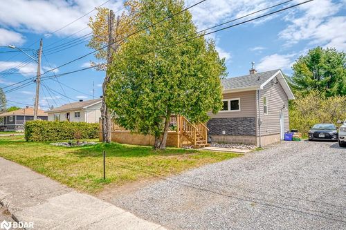 22 Wickwas St, Onaping, ON, P0M2R0 | Card Image