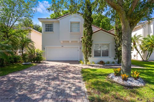 7482 Nw 21st Ct, Pembroke Pines, FL, 33024-1021 | Card Image