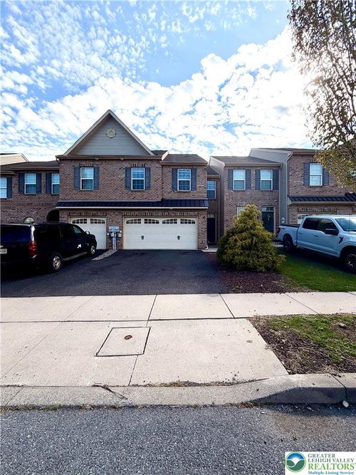 315 Milkweed Dr, ALLENTOWN, PA, 18104-8212 | Card Image