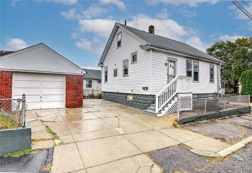 198 Ledge St, Providence, RI, 02904-1554 | Card Image