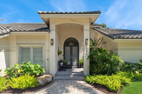 7395 Sw 166th St, Palmetto Bay, FL, 33157-3837 | Card Image