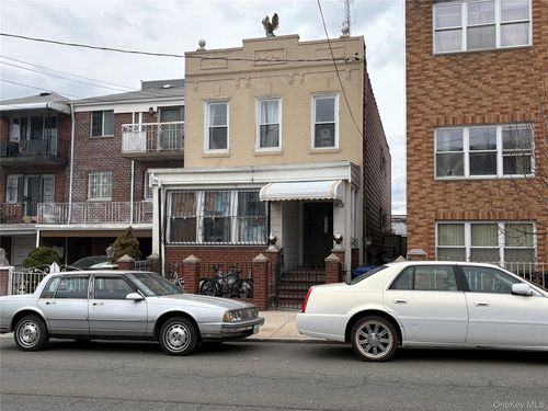48-72 37th St, Long Island City, NY, 11101-1967 | Card Image