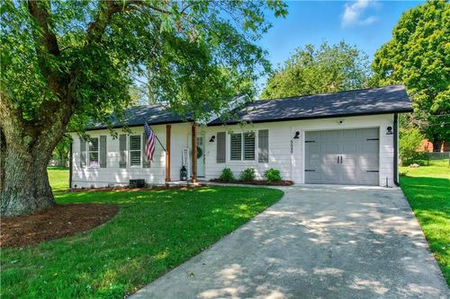 5649 Bradley Ln, Clermont, GA, 30527-2210 | Card Image