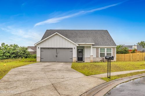 18097 Craine Ridge Cv, Gulfport, MS, 39503-5752 | Card Image