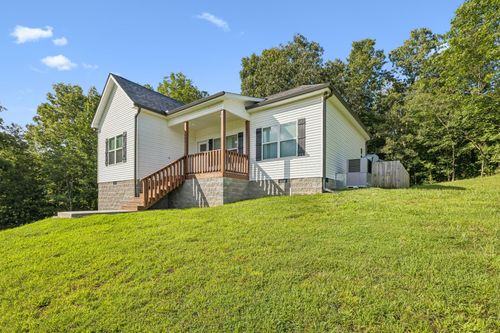 2800 N Hurricane Creek Rd, Mc Ewen, TN, 37101-4456 | Card Image